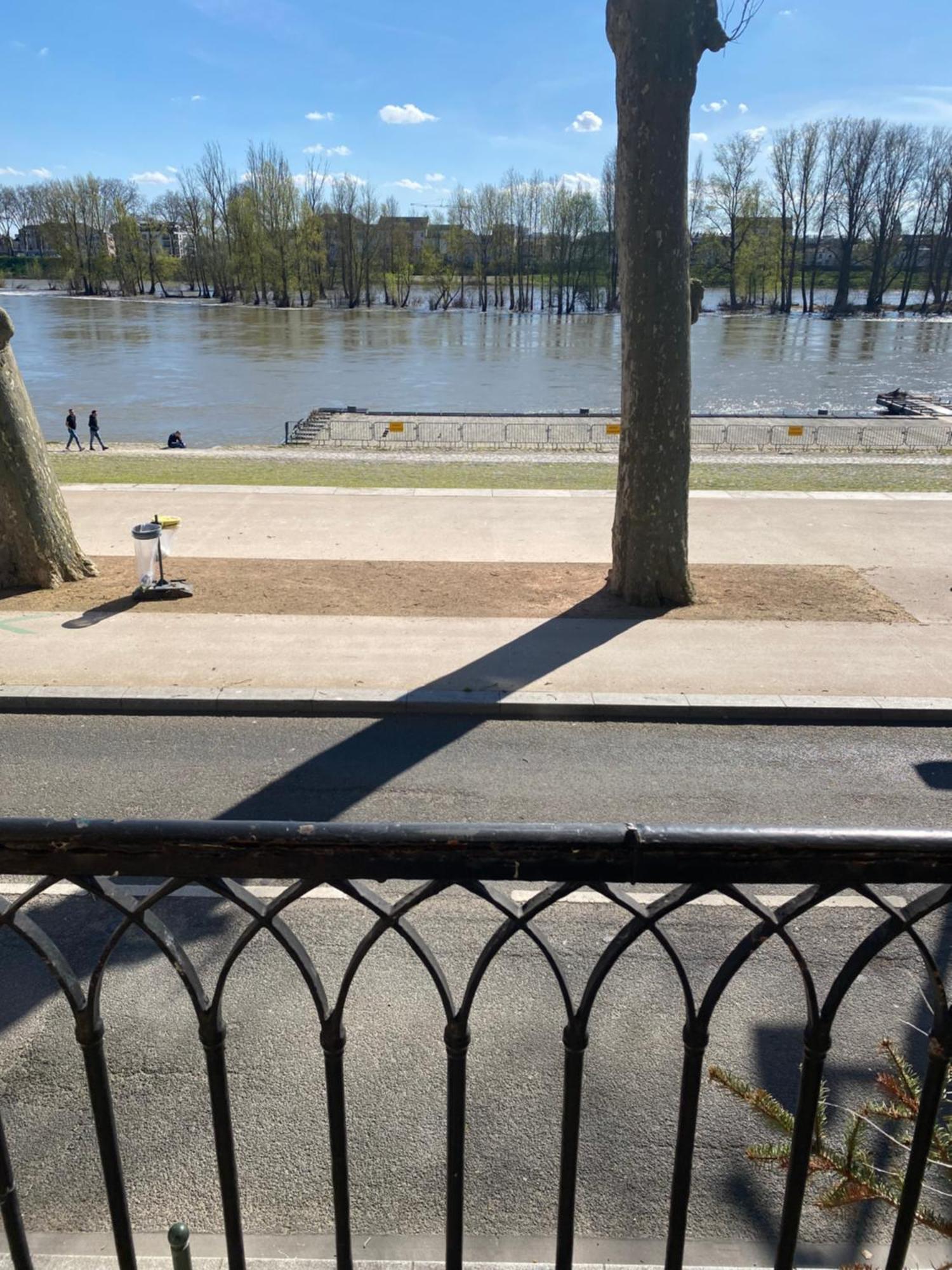 Balcon Vue Loire Parking A 50m Orléans